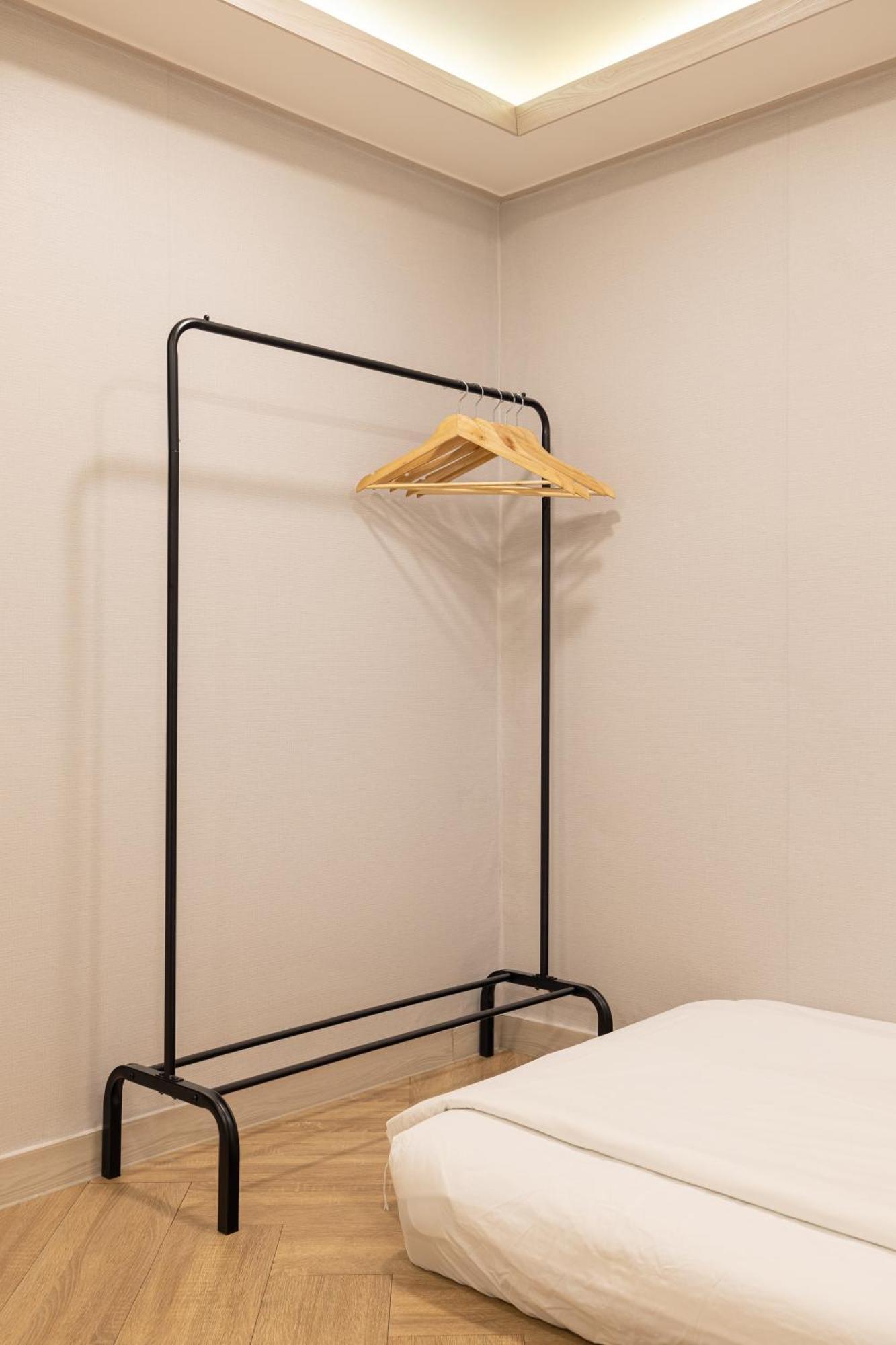 Woody Two Bedroom In Hongdae Guest house