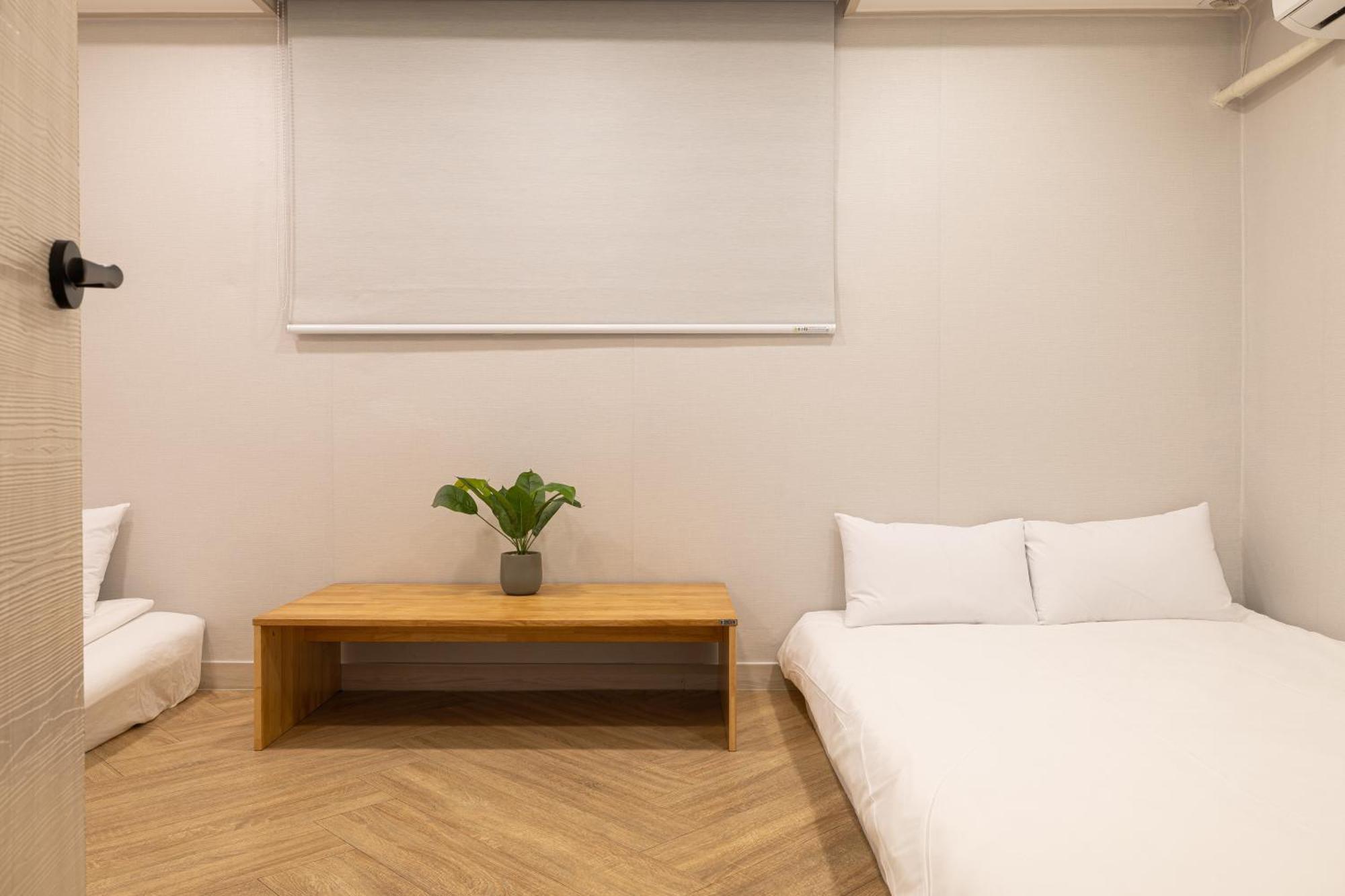Woody Two Bedroom In Hongdae Guest house