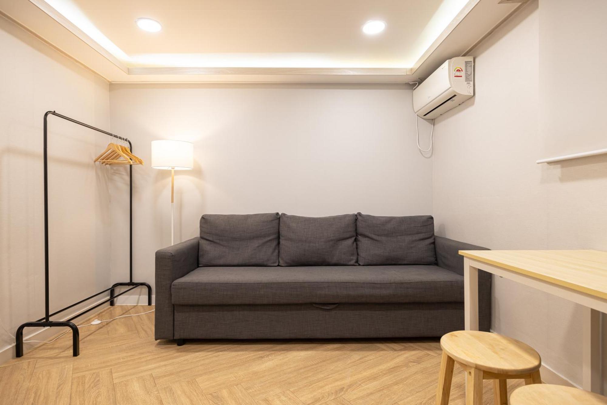Woody Two Bedroom In Hongdae * Seoul