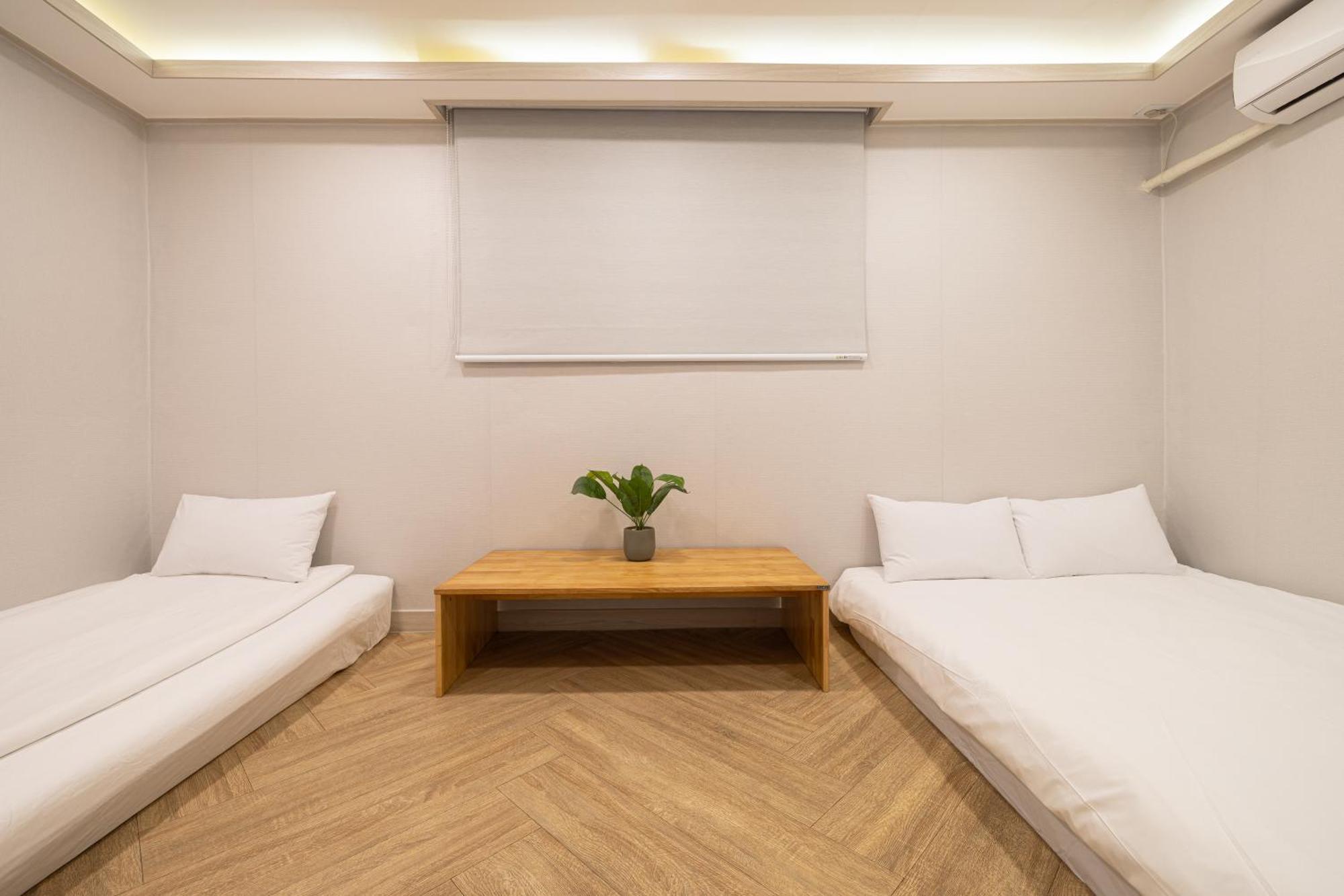 Woody Two Bedroom In Hongdae Seoul