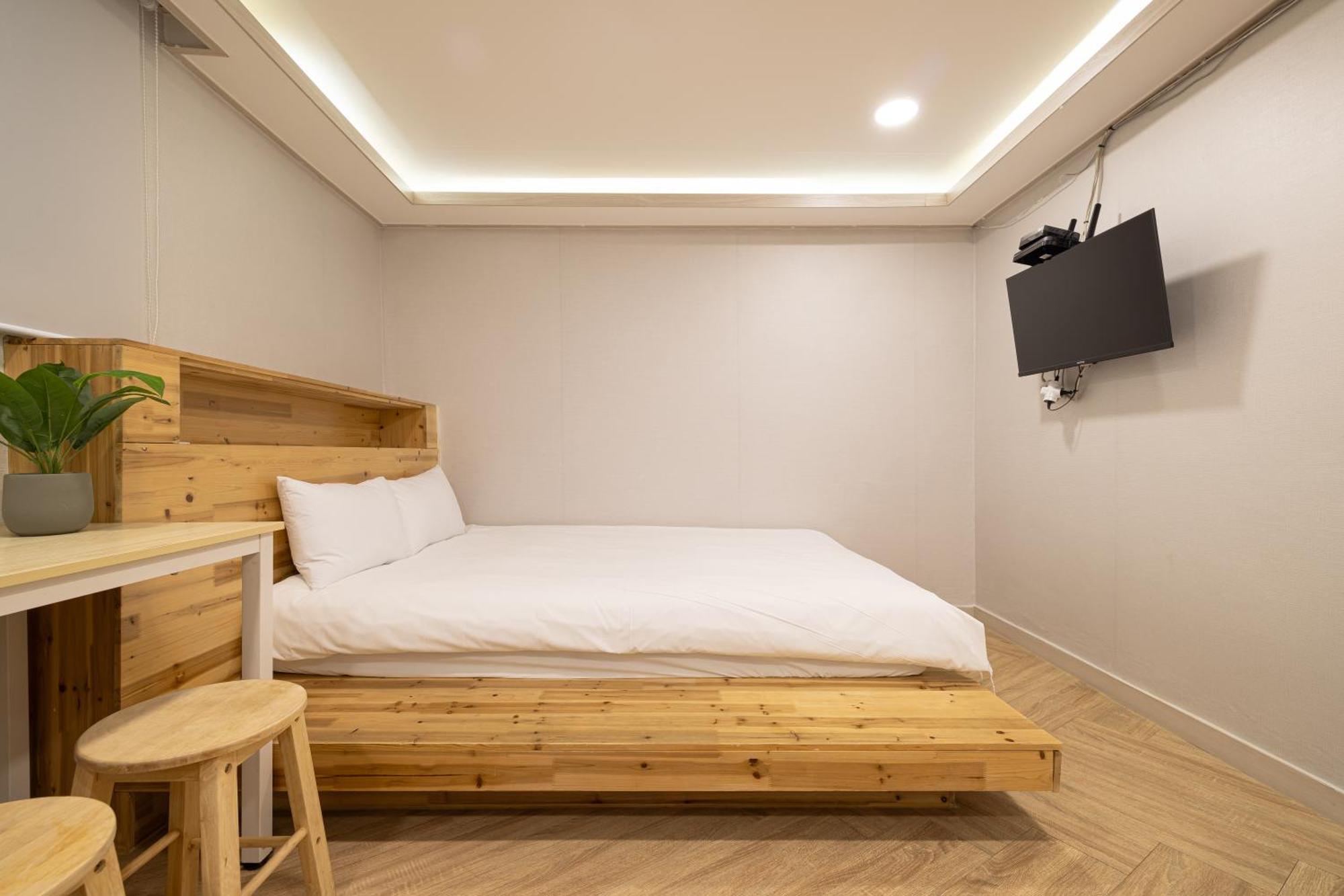 Woody Two Bedroom In Hongdae Guest house Seoul