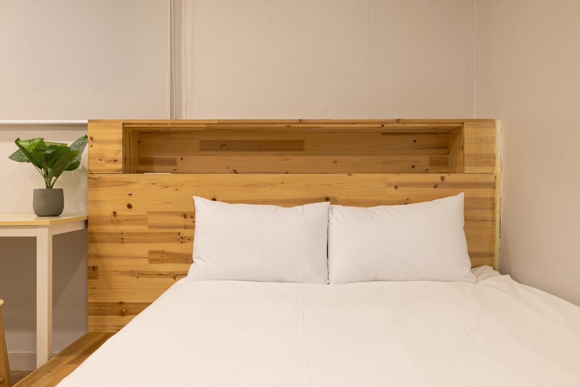 Woody Two Bedroom In Hongdae Seoul