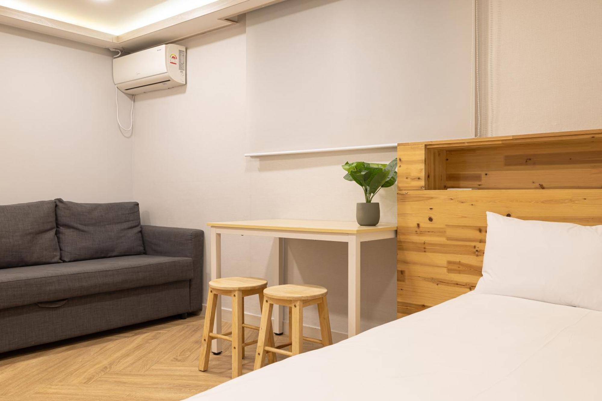 Woody Two Bedroom In Hongdae Guest house Seoul
