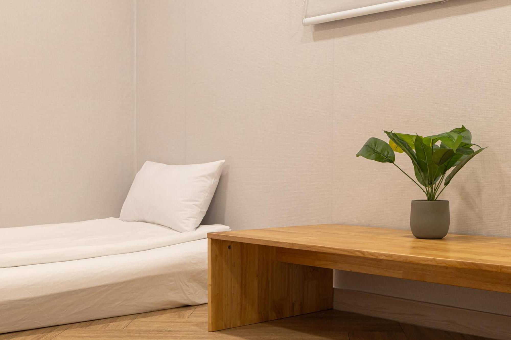 Woody Two Bedroom In Hongdae