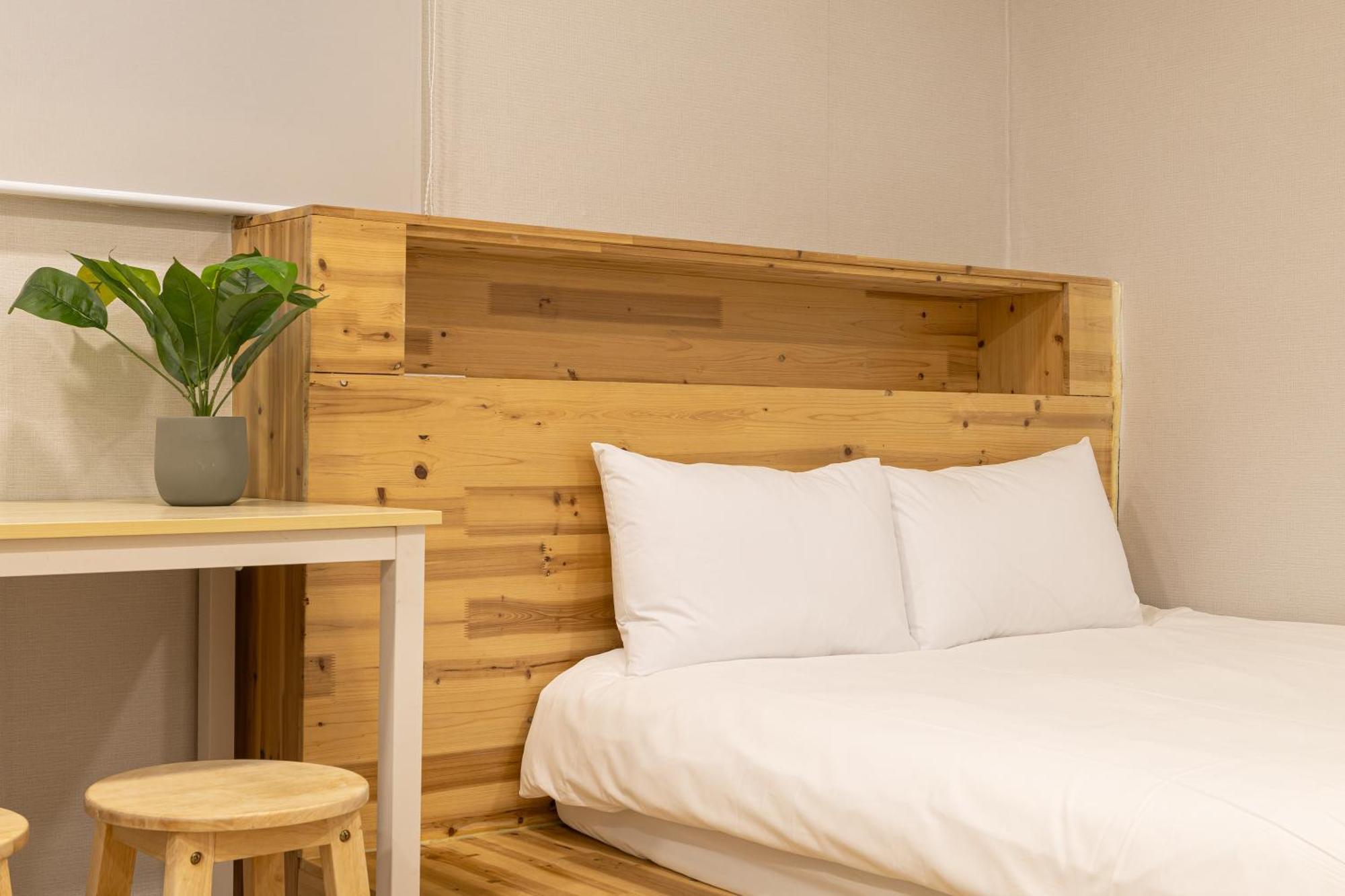 Woody Two Bedroom In Hongdae Seoul