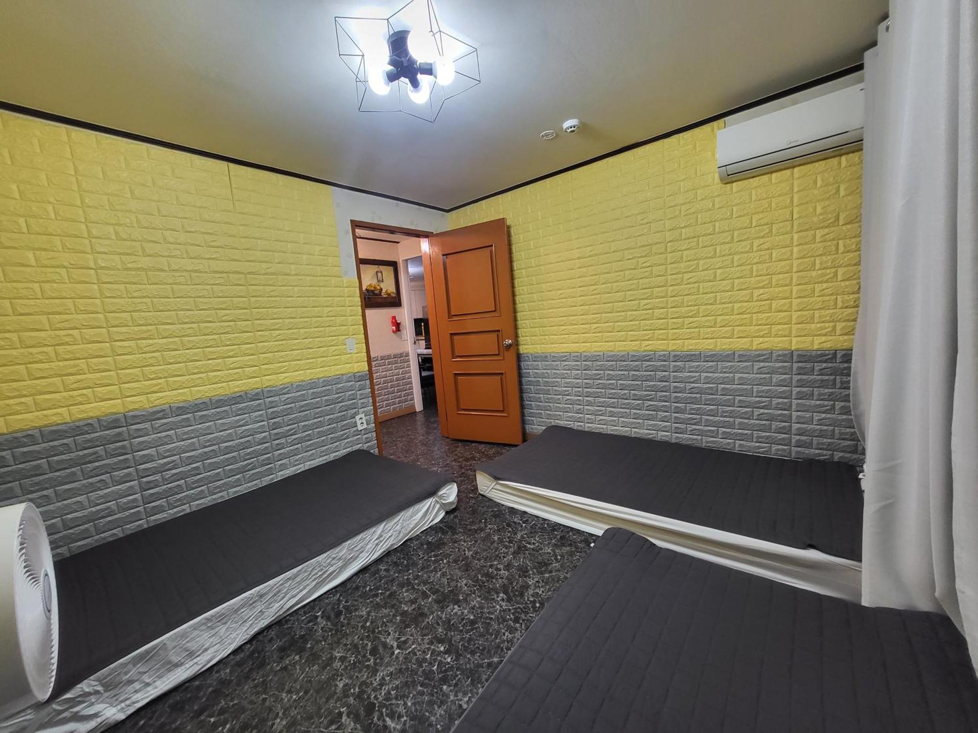 Db House *