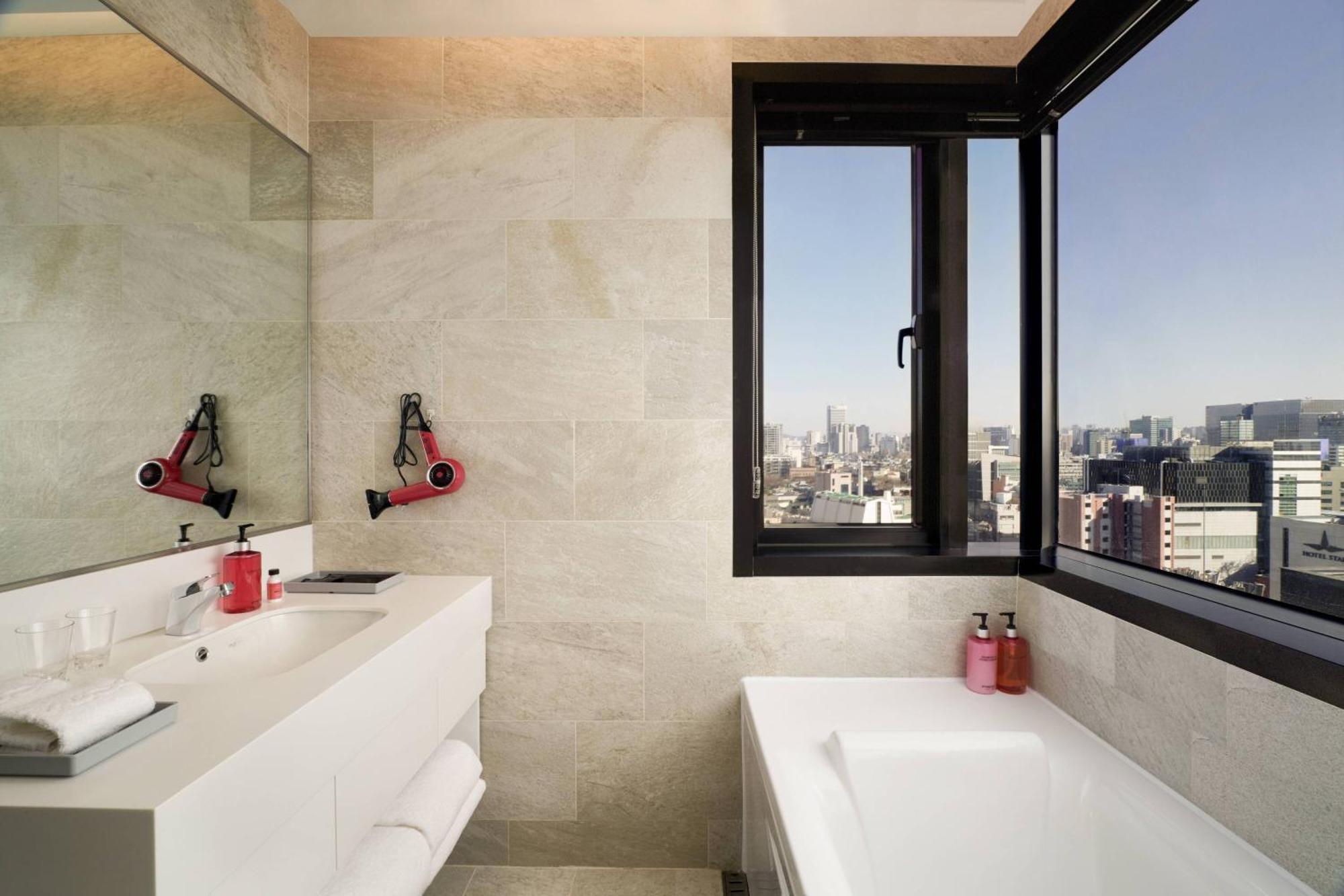 Moxy Insadong By Marriott 3*