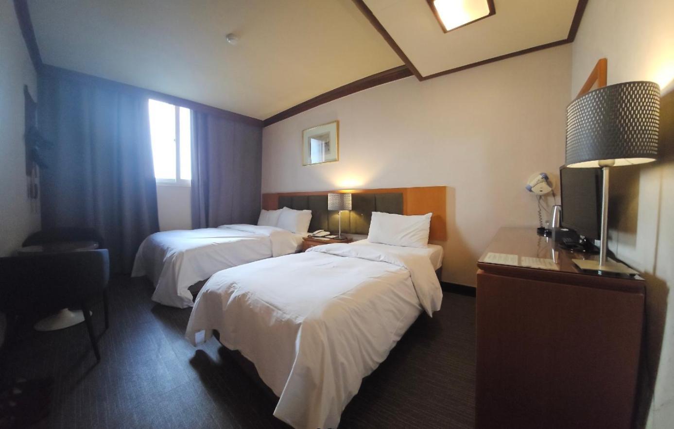 Insadong Crown Hotel