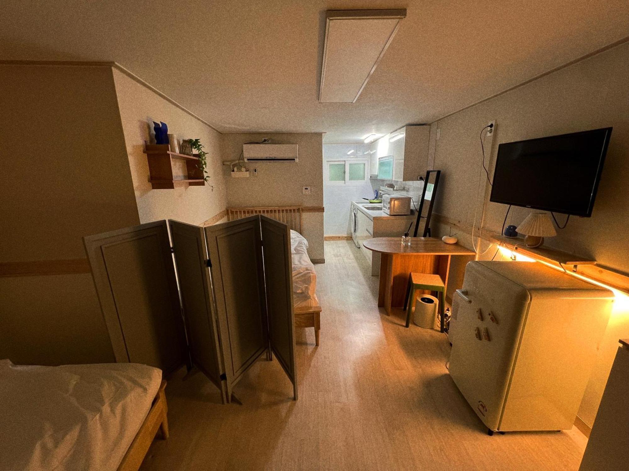 Jnineguesthouse