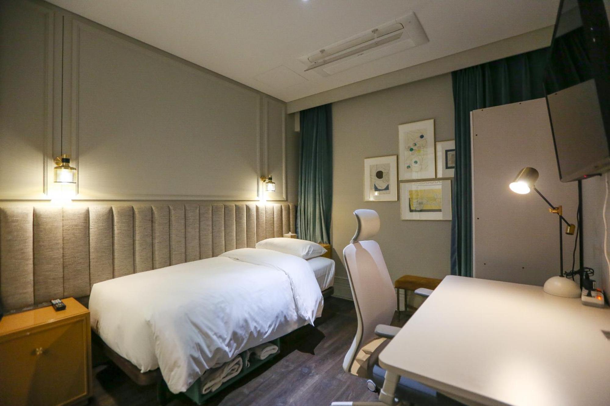 Crescendo Hotel