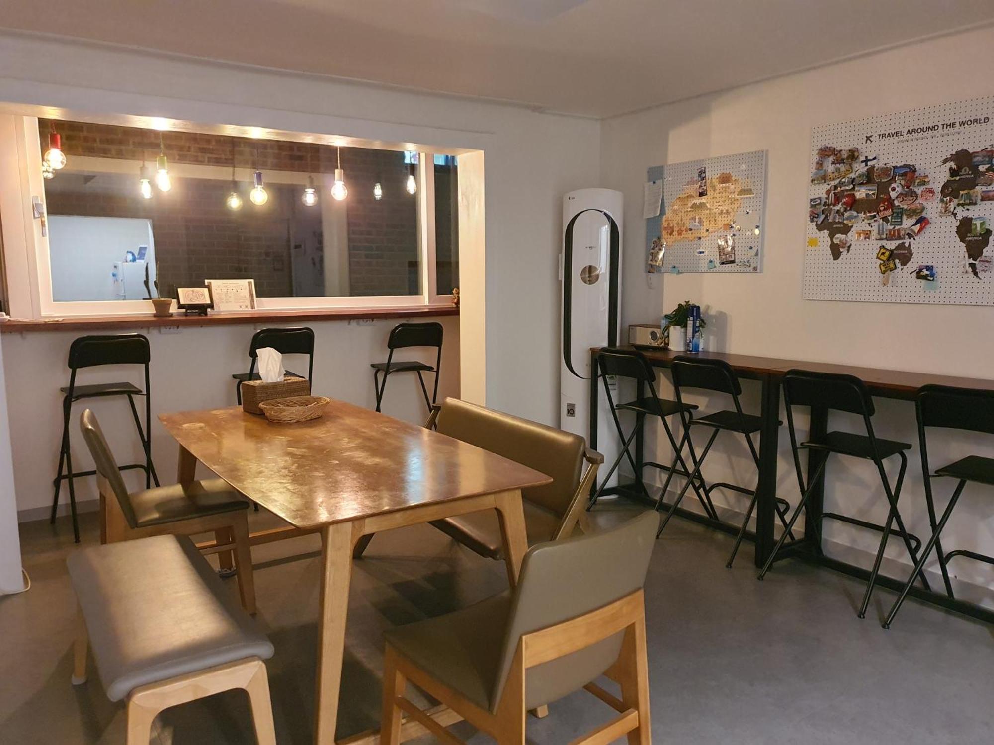 Bunk Backpackers Guest house 2*