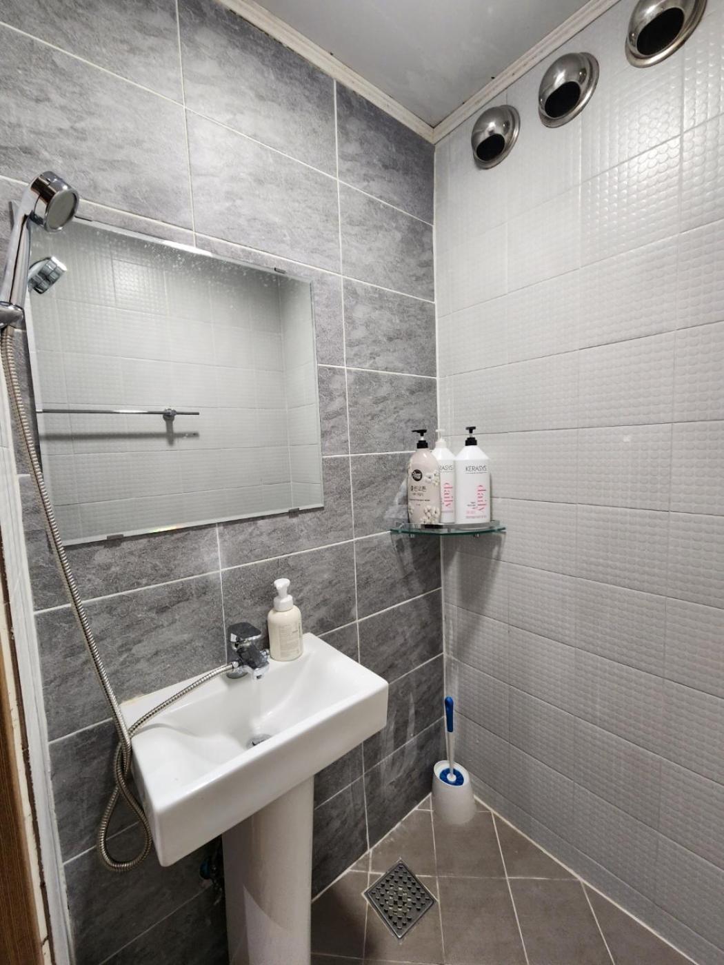 Hostel Jl In Chung-jeong *