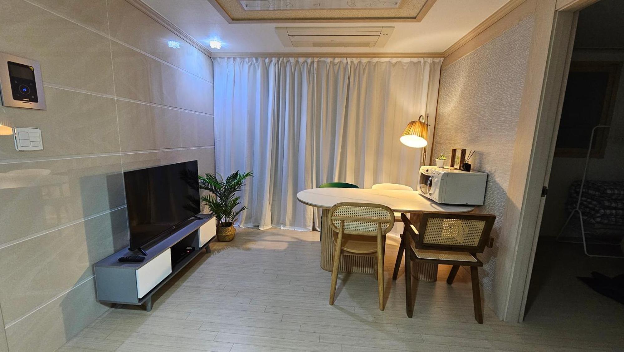 My Comfortable Second House * Seul