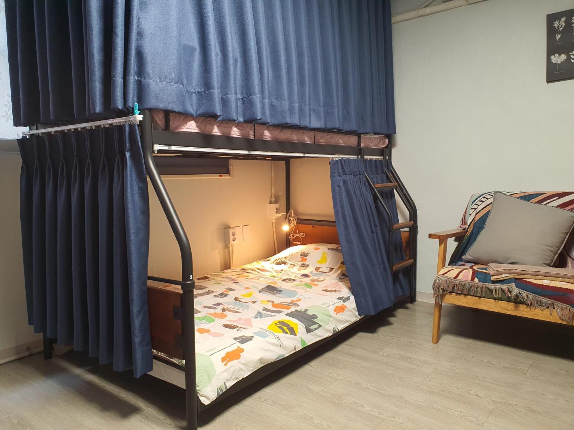 Bunk Backpackers Guest house Seoul