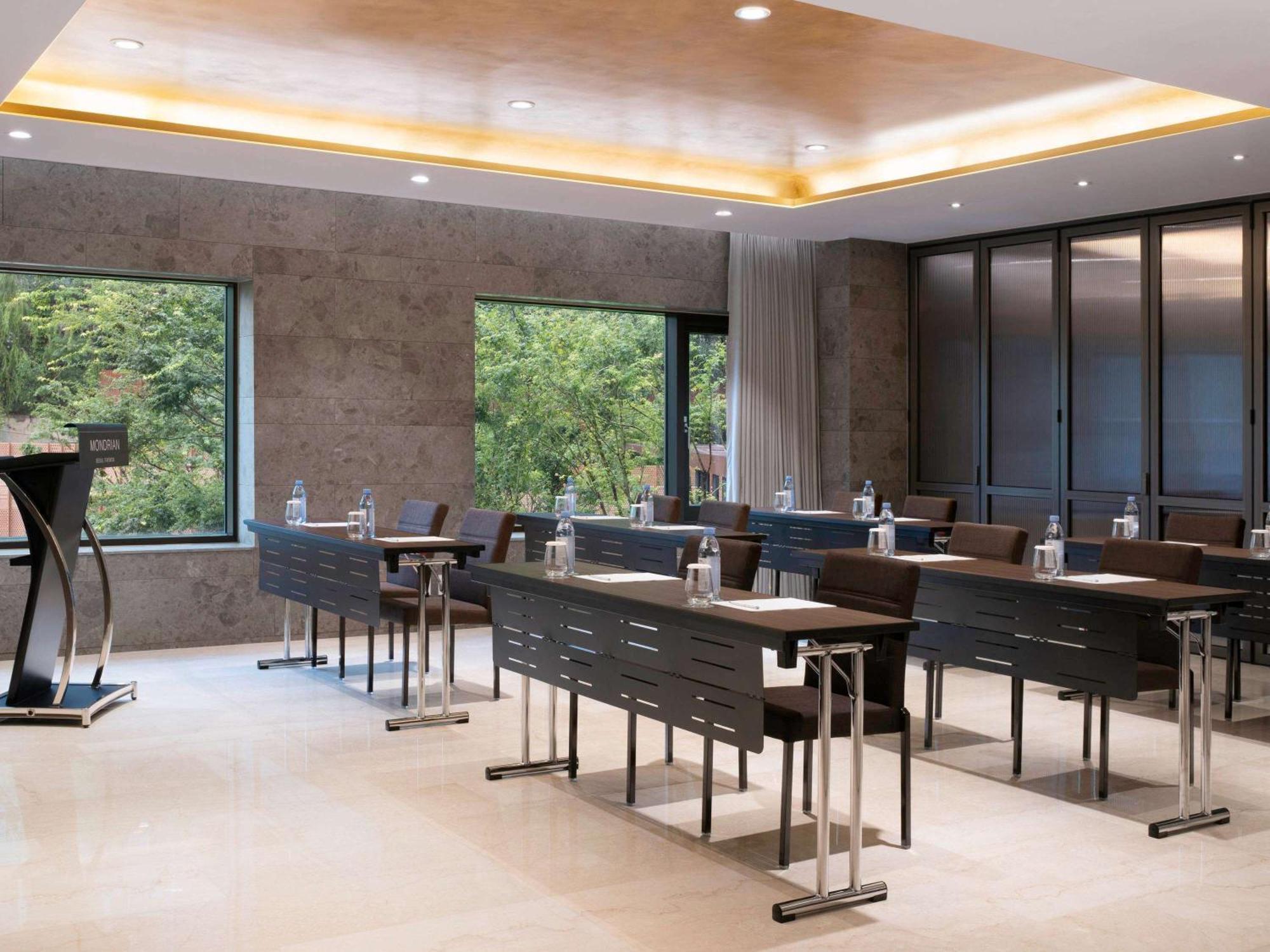 Mondrian Itaewon Hotel