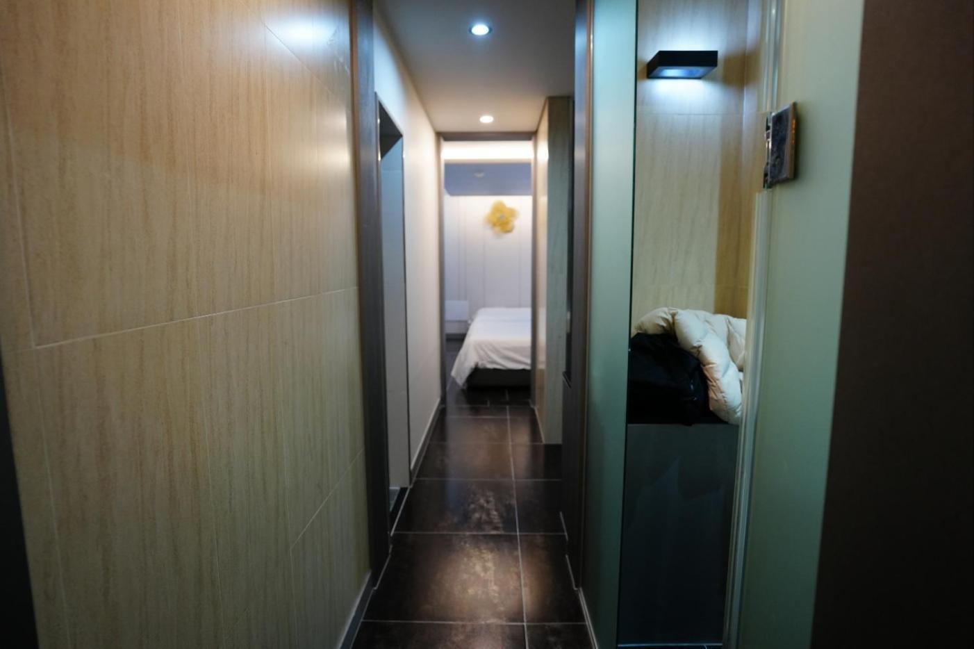 Shinchon Y Hotel *