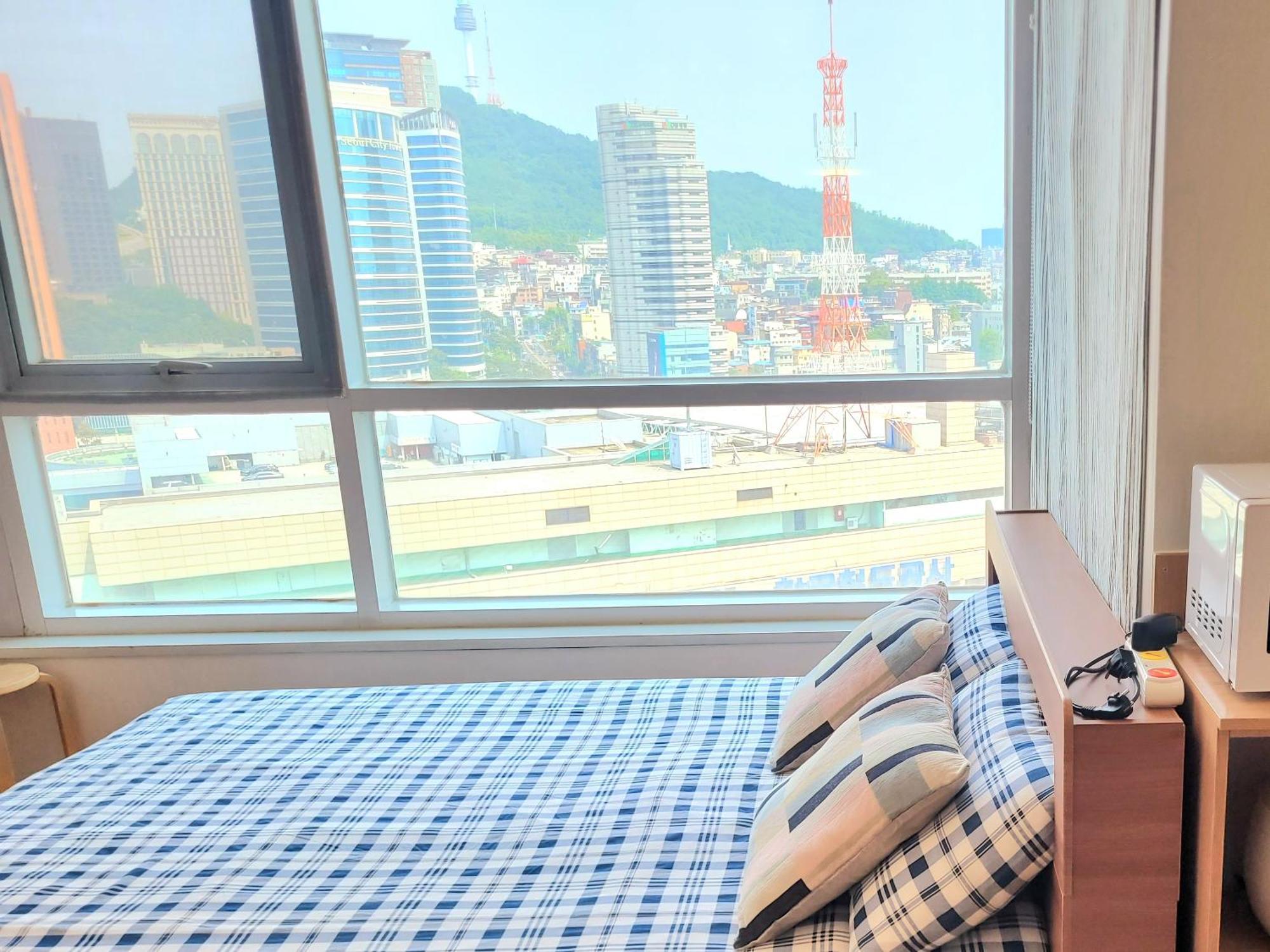 Travel House *