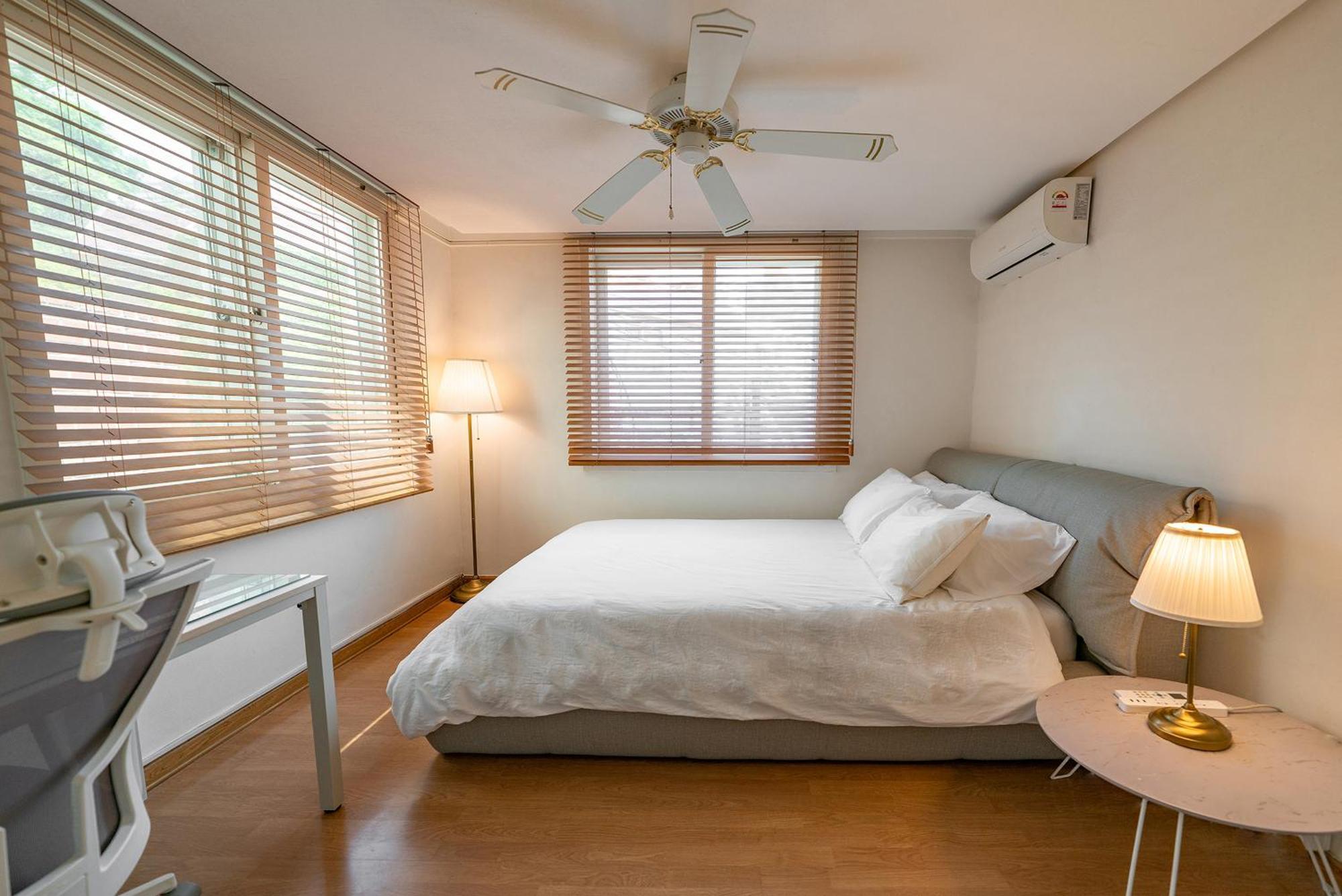 Sg Tailored Service Near Metro Holiday home Seoul