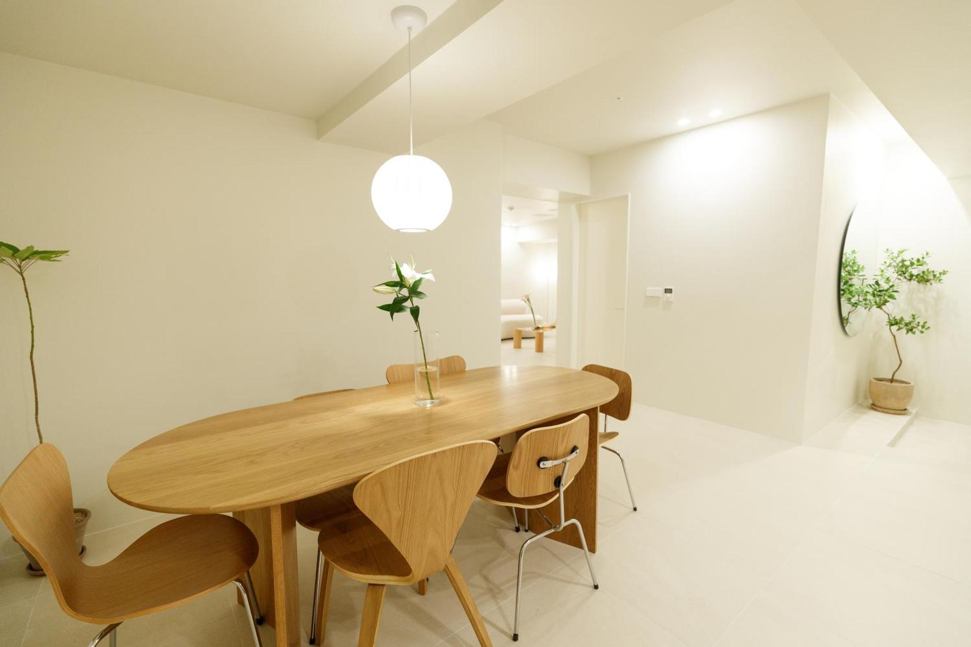 White Linen House Apartment