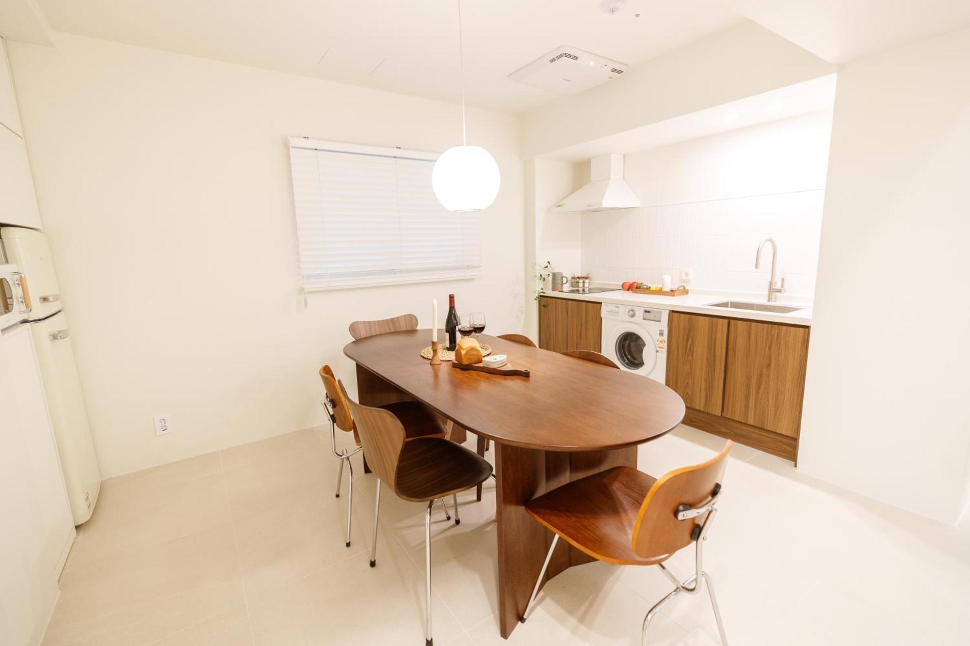 White Linen House Apartment