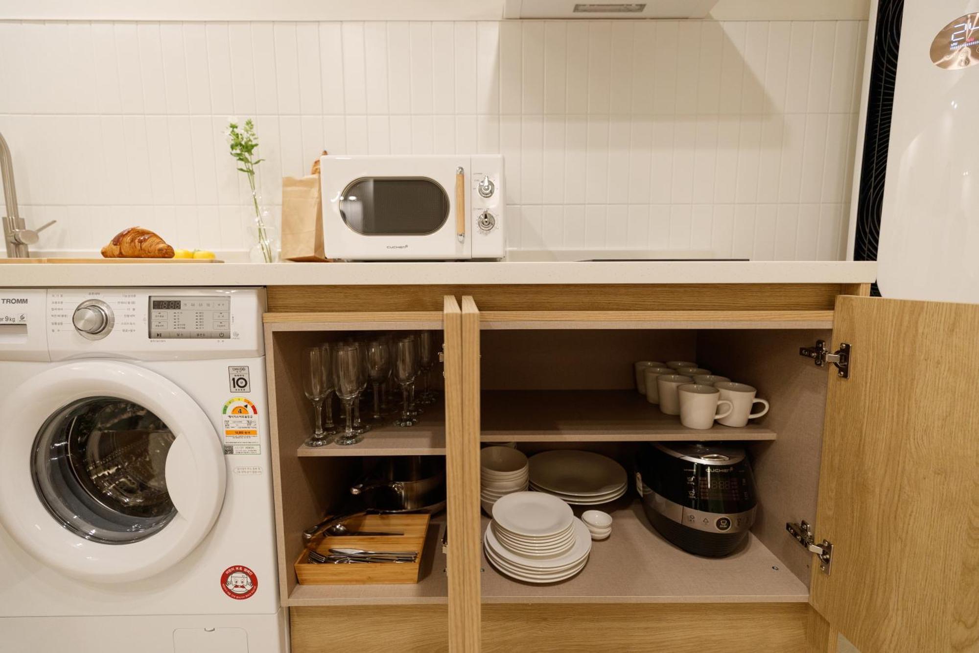 White Linen House Apartment