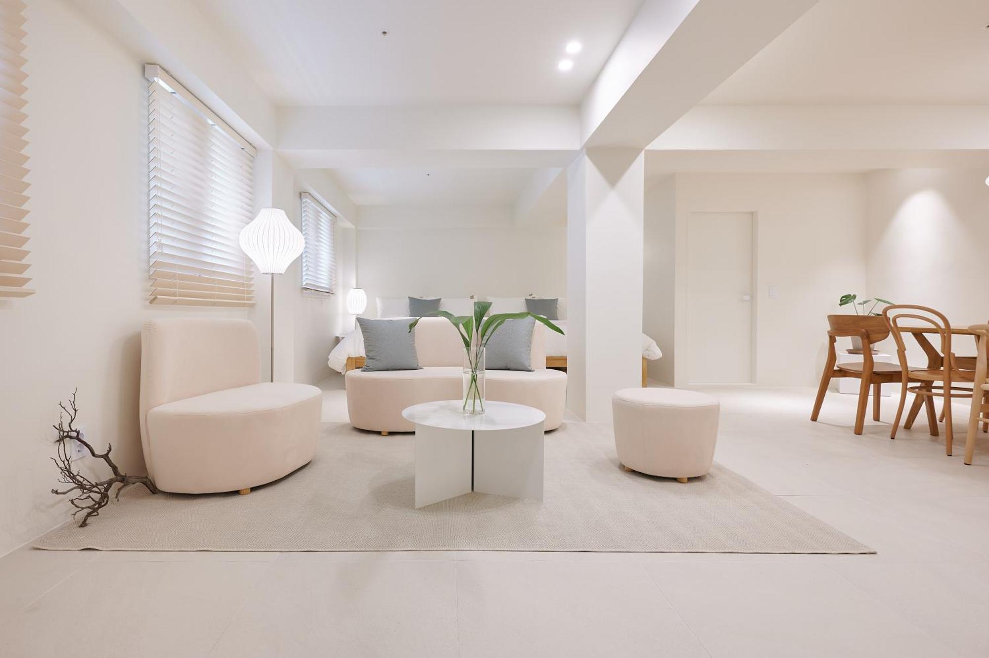 White Linen House Apartment *