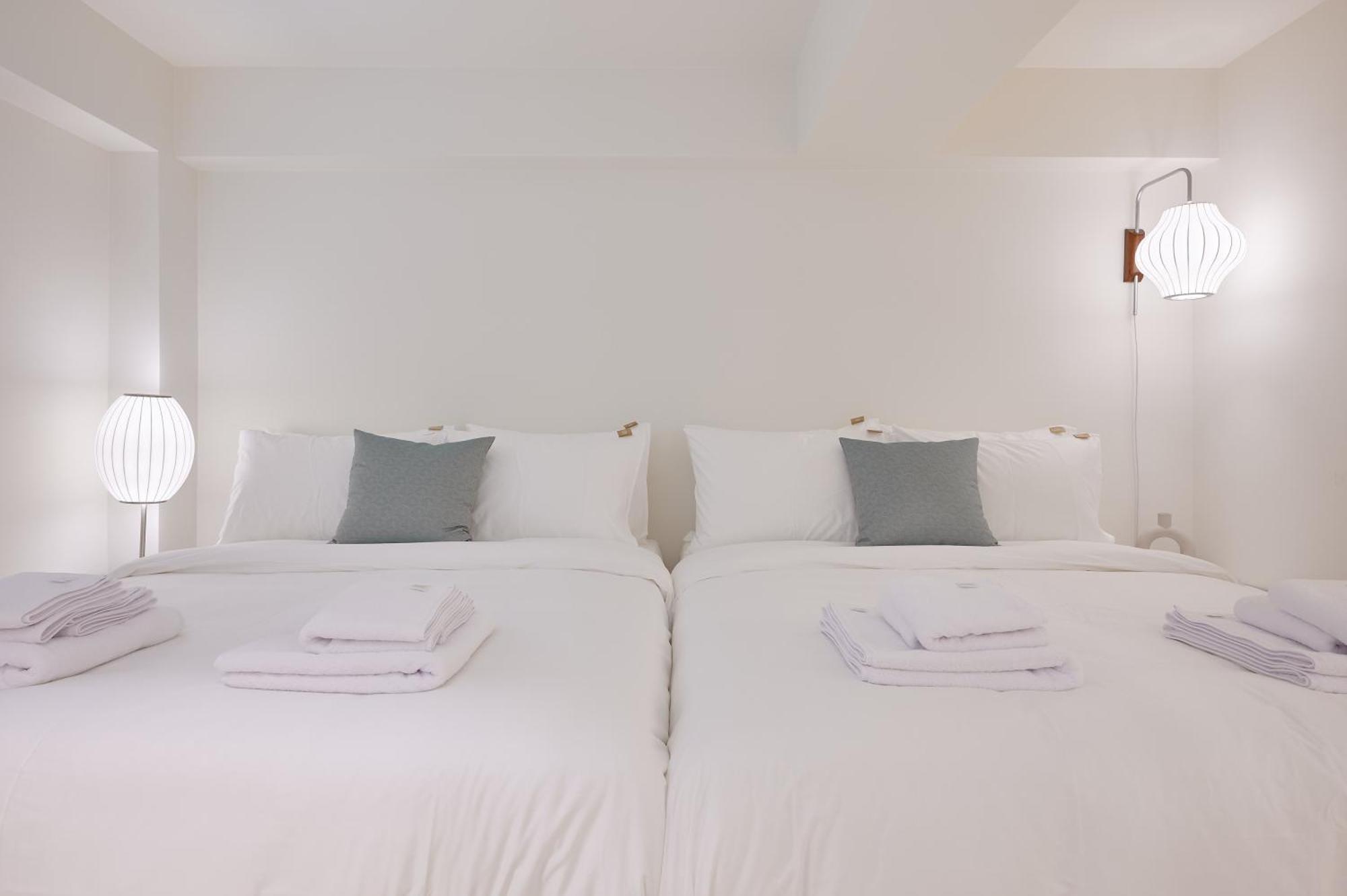 Apartment White Linen House *