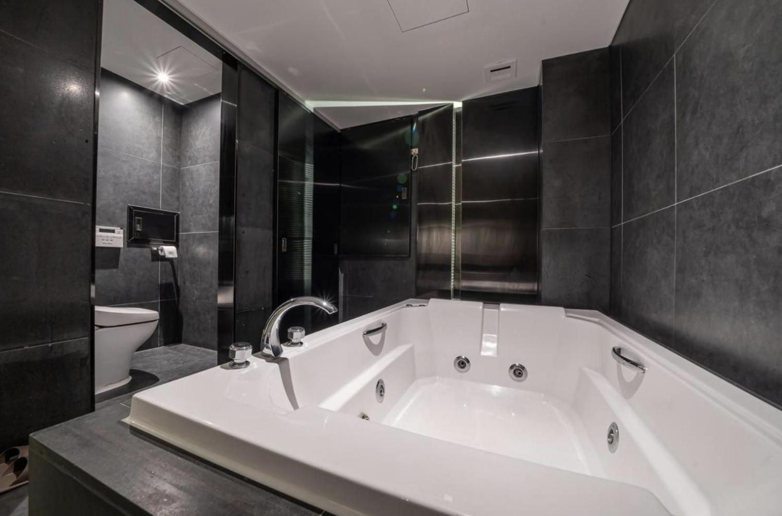Adlige Motel 3*