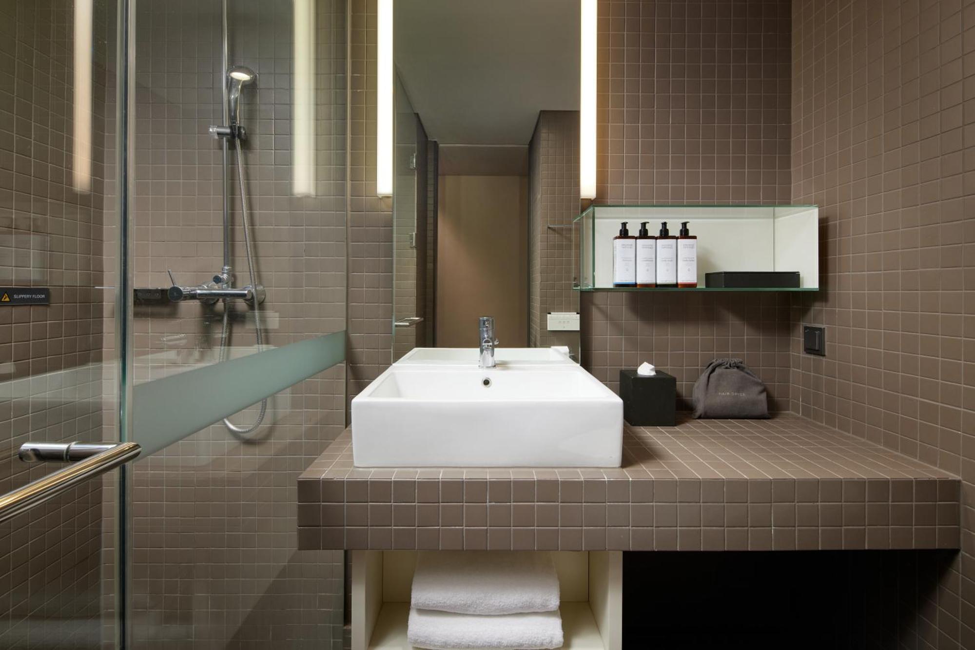 Hotel Shilla Seodaemun Station