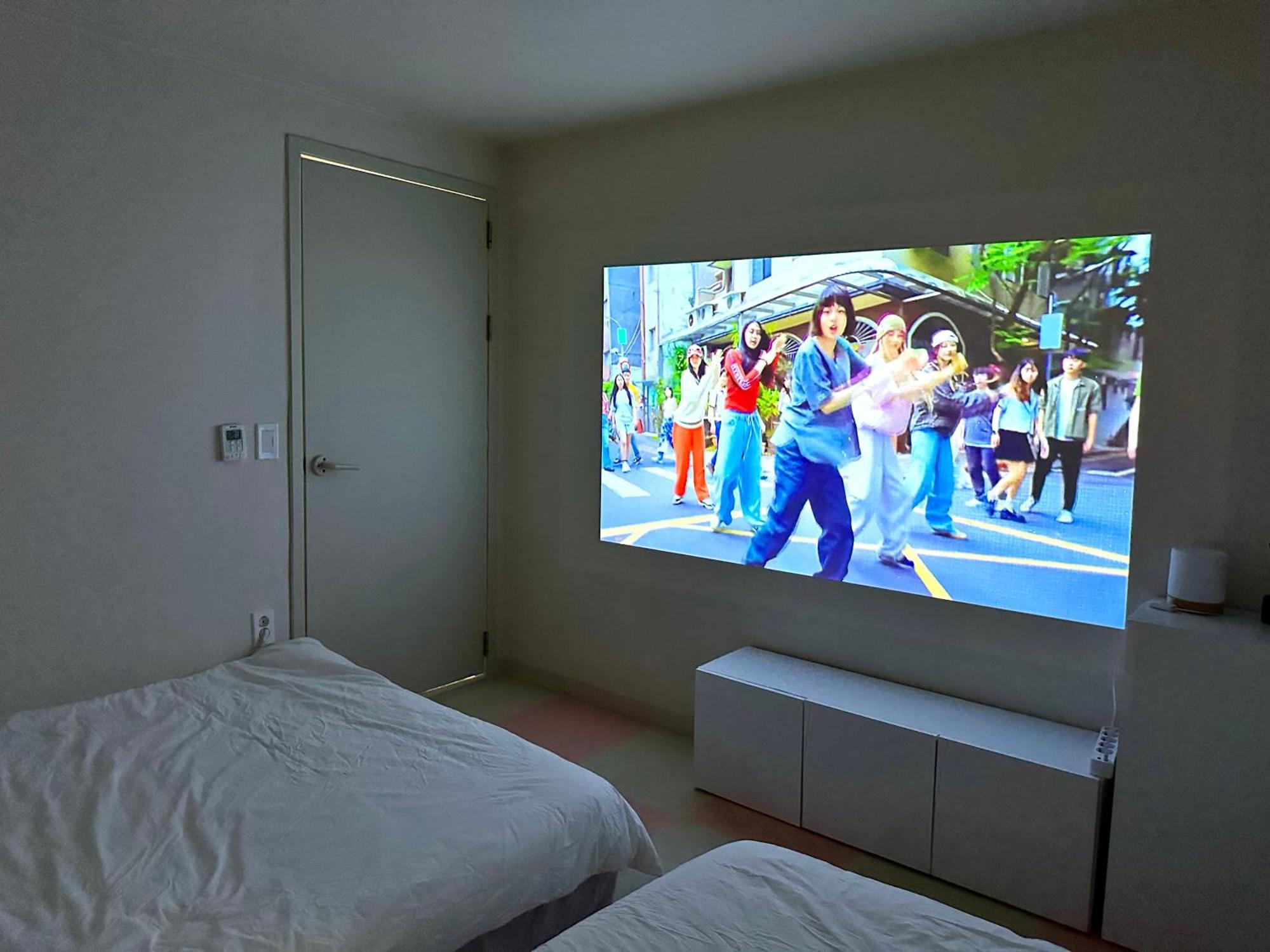 Cozy Dining Cinema