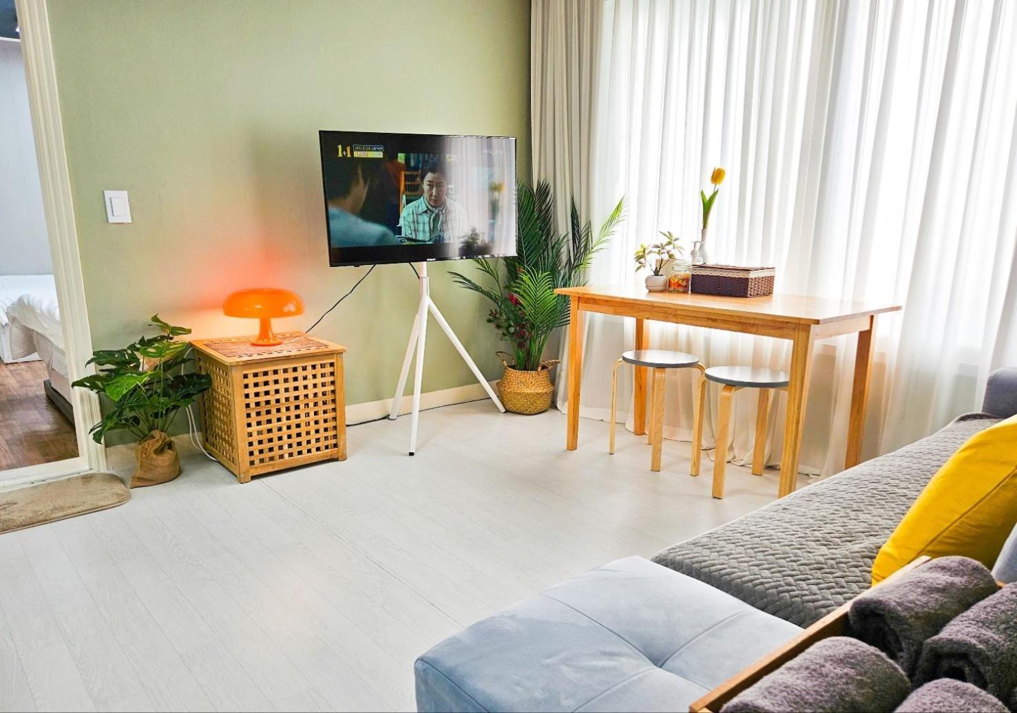 Apartment Mangwon *