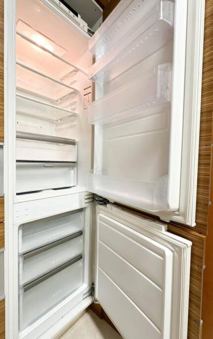Spacious & Modern Family Retreat Seoul