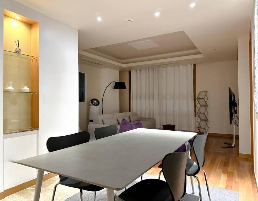 Apartment Spacious & Modern Family Retreat *