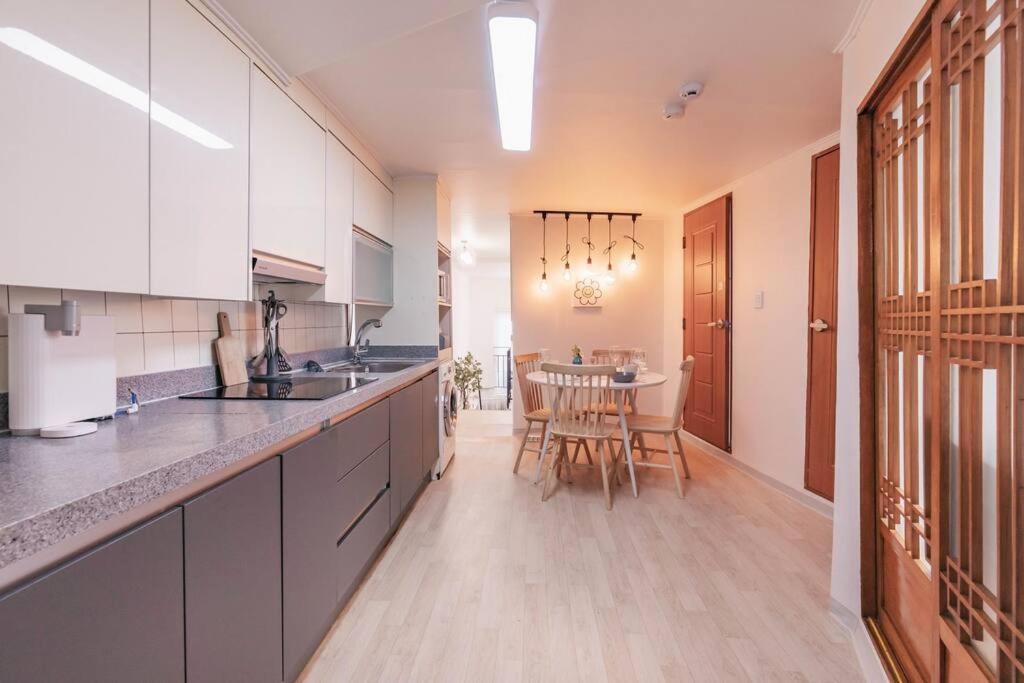 Namsan Tower View - Duplex, 3rooms 2toilets Villa