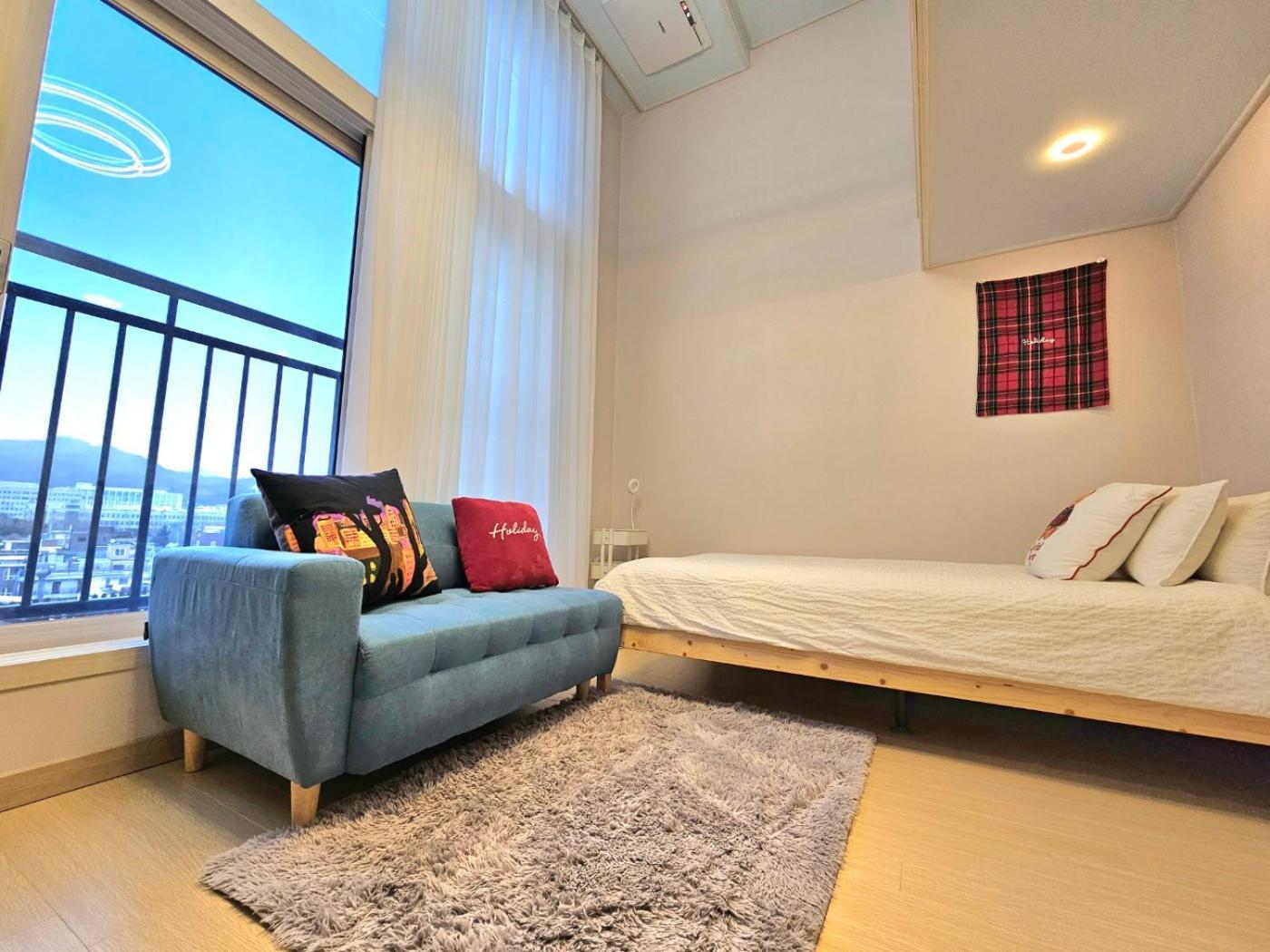 홍대입구, 신촌 중심부 씨티뷰하우스,fully Furnished Apartment *