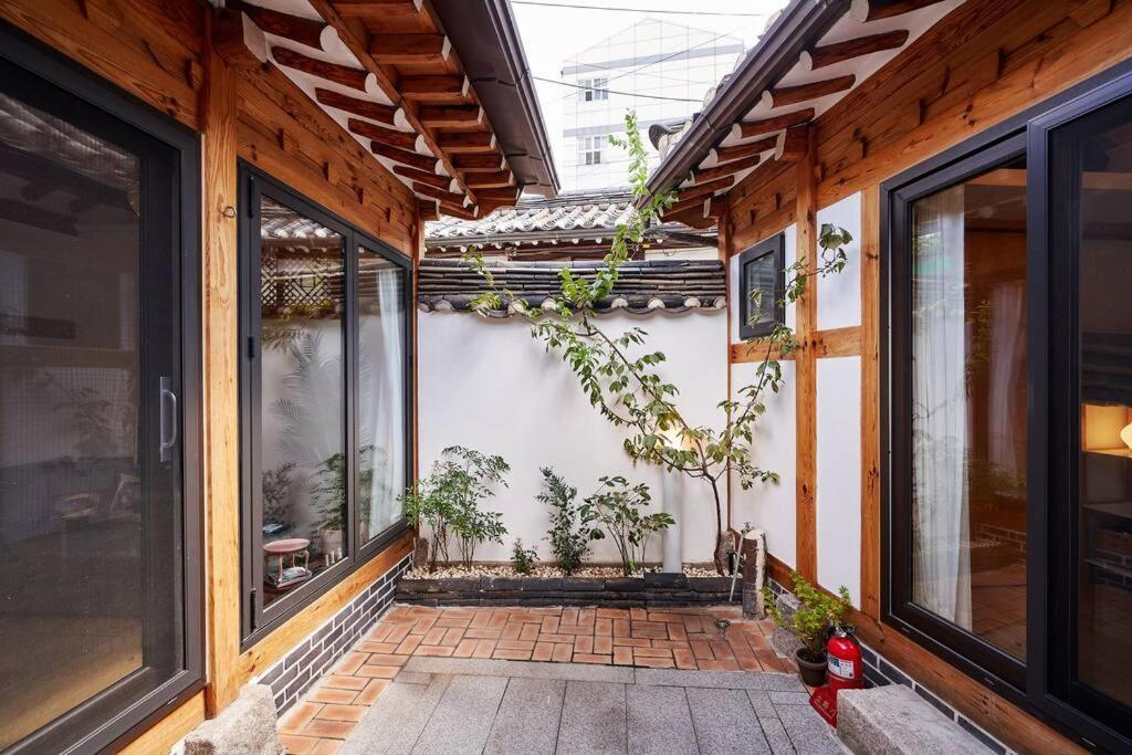 Bahay bakasyunan Jay Hanok ㅡ 3br 3bath ㅡ 8min From Anguk Stn *