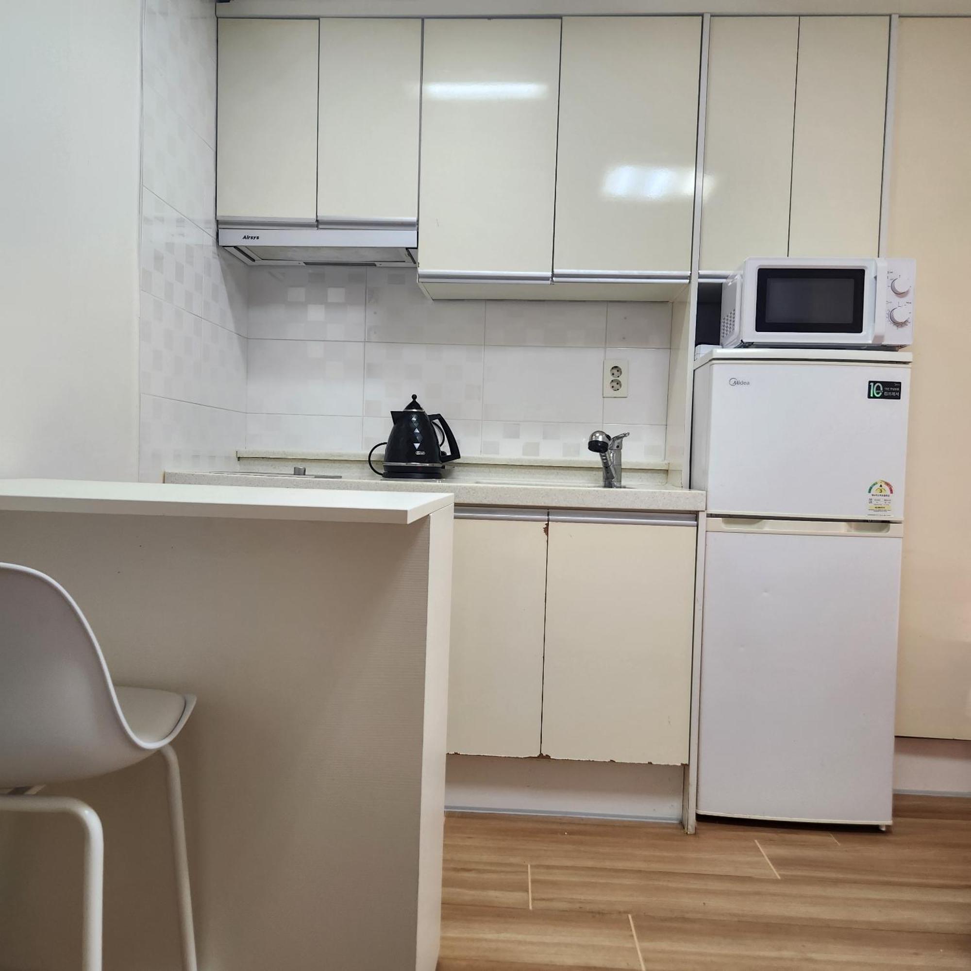 Apartment #han River Park #full Option #one #mangnidan Street #mangwon