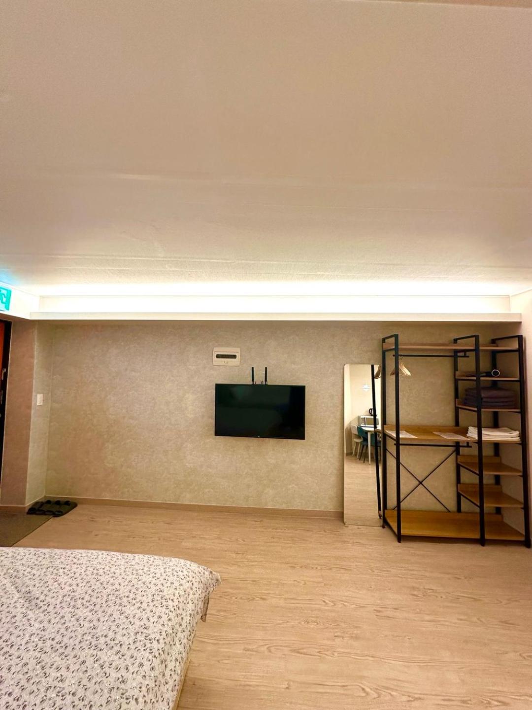 R Jongmyo Guest house *