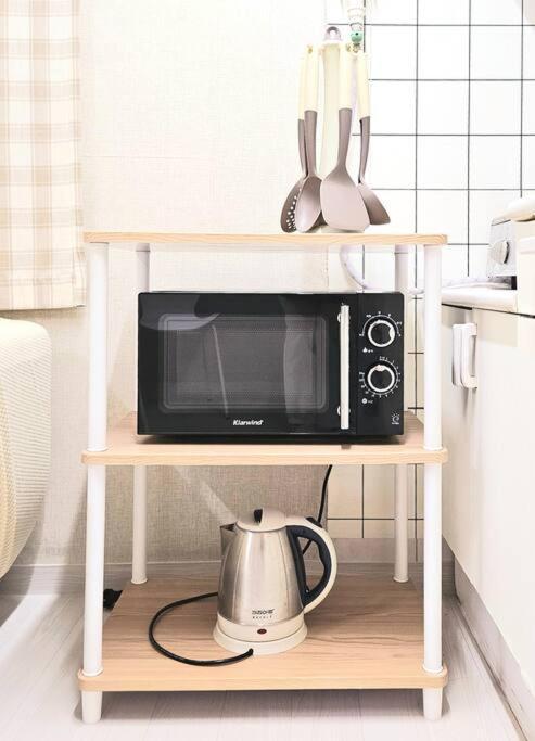 Apartment Gangnam Cozy Near Sinnonhyeon, 3 Queen Beds, Sofa *