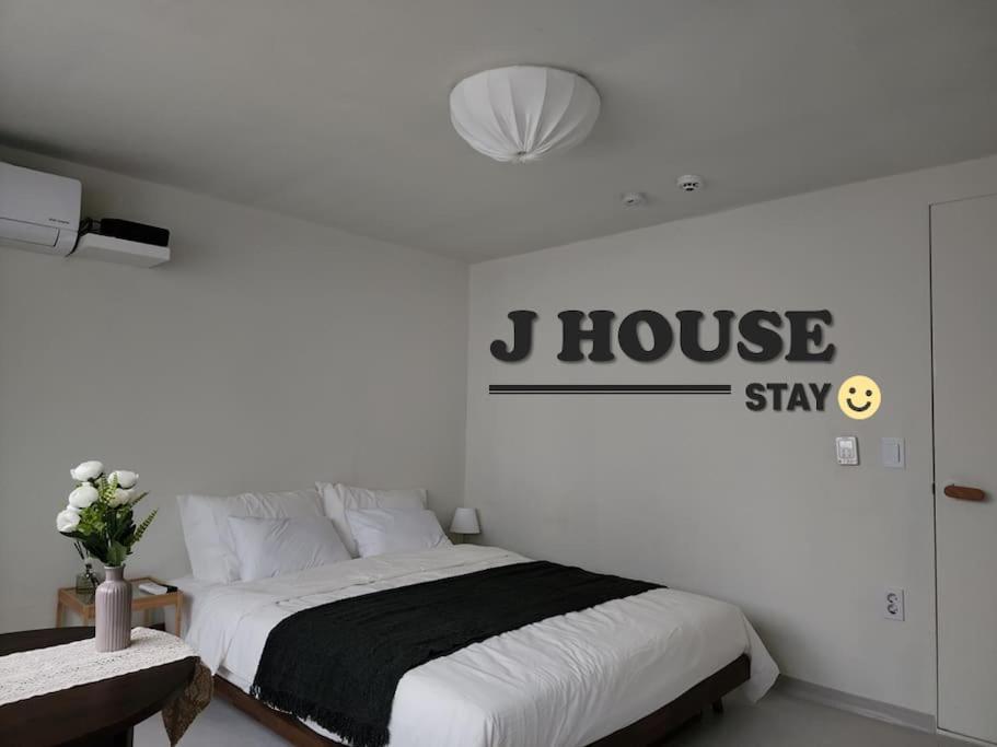 J House 2room 2bed Konkuk Univ Station 3min Seoul