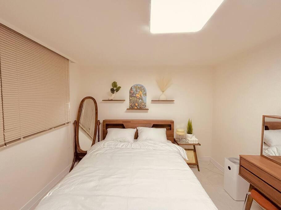 3 L 3 Beds L Mrt 8 Min L Gwanghwamun Apartment