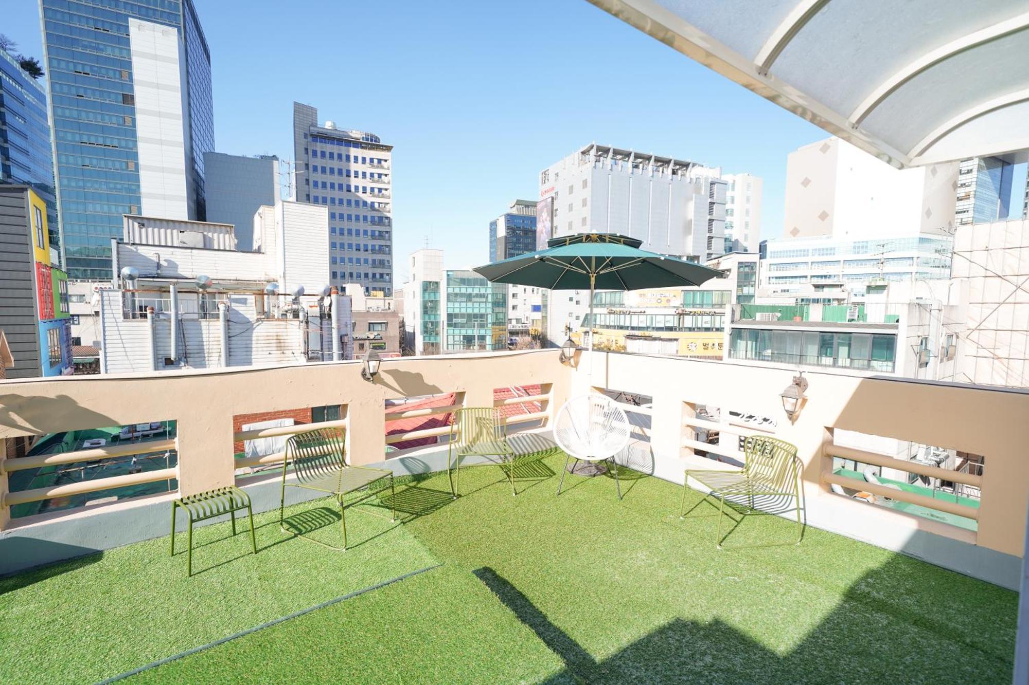 Romantic Rooftop House Seoul