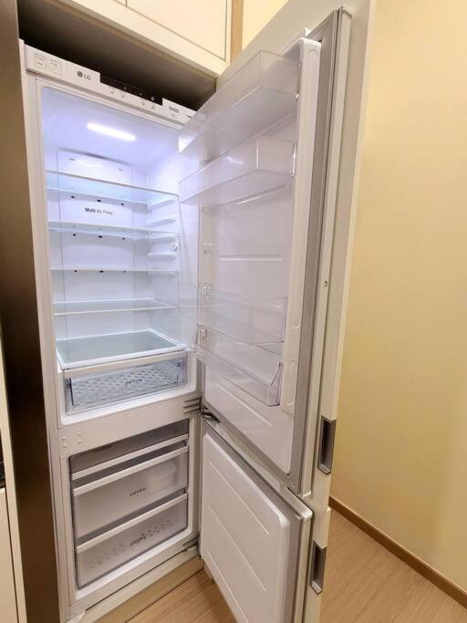 Double-decker Pentry-structured House 6min Walk From Suyu St *