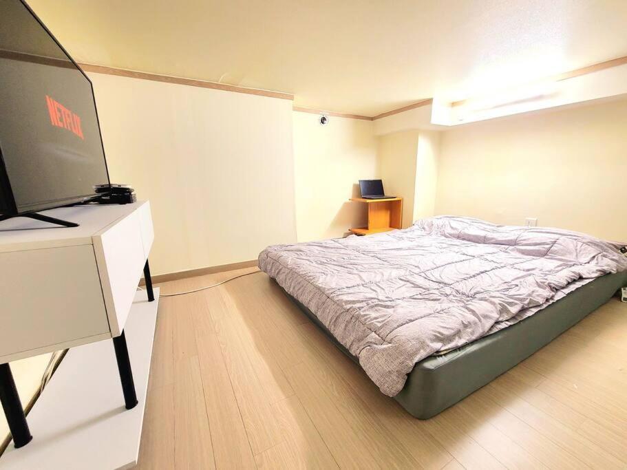 Double-decker Pentry-structured House 6min Walk From Suyu St Apartment *