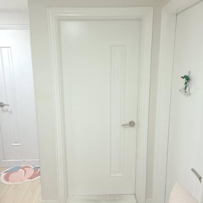 Long-term Hongik 5-minute Women-only Guesthouse, Aura Space, And Long-term Discount Business Trip Wifi Yeonnam Mangwon Hapjeong Hongik Street *