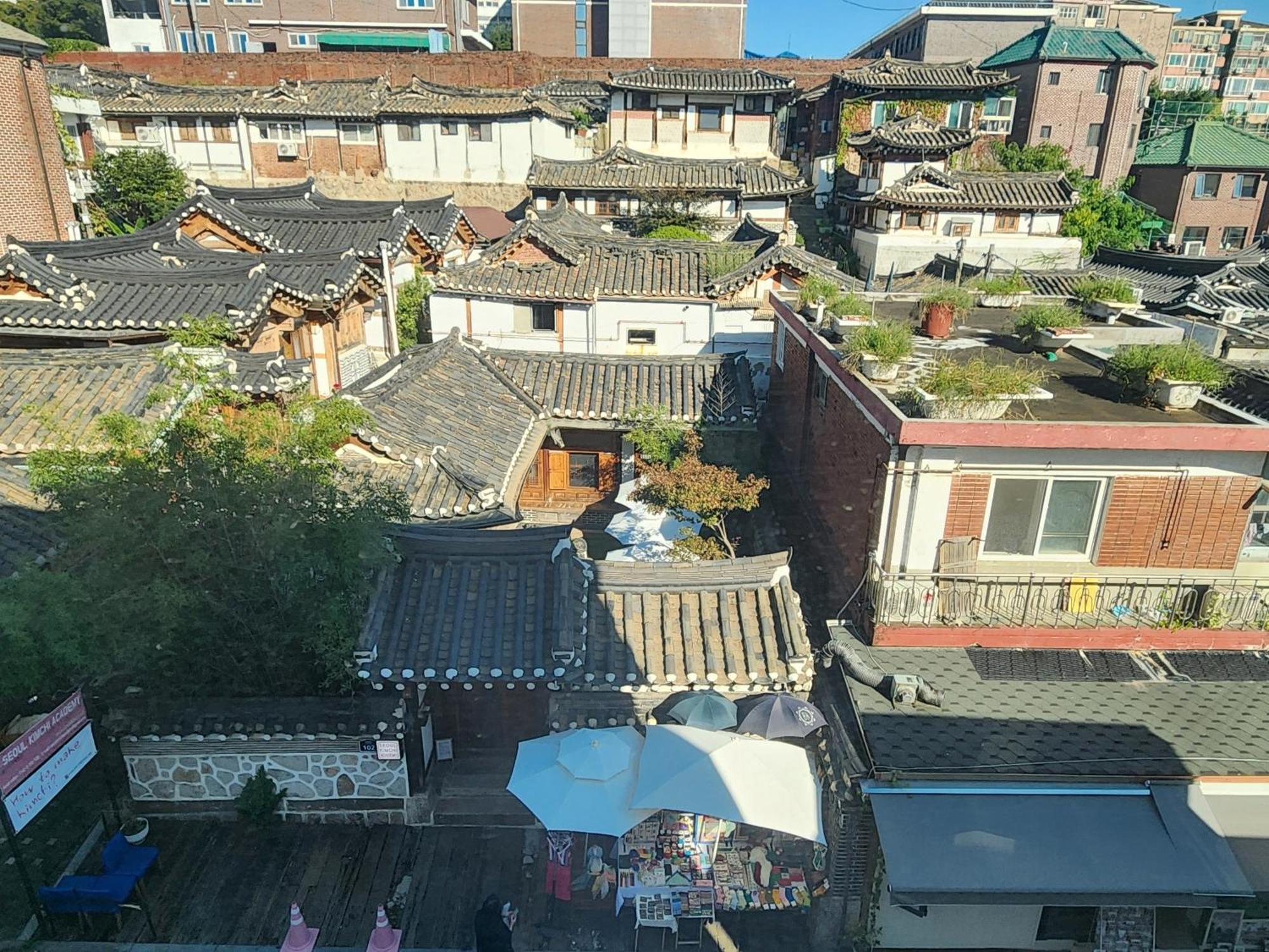 Apartamento Gyedong Byeolchae, Bukchon Hanok Village & Namsan Tower View Warm Morning Sunshine Tranquil Rest Seul