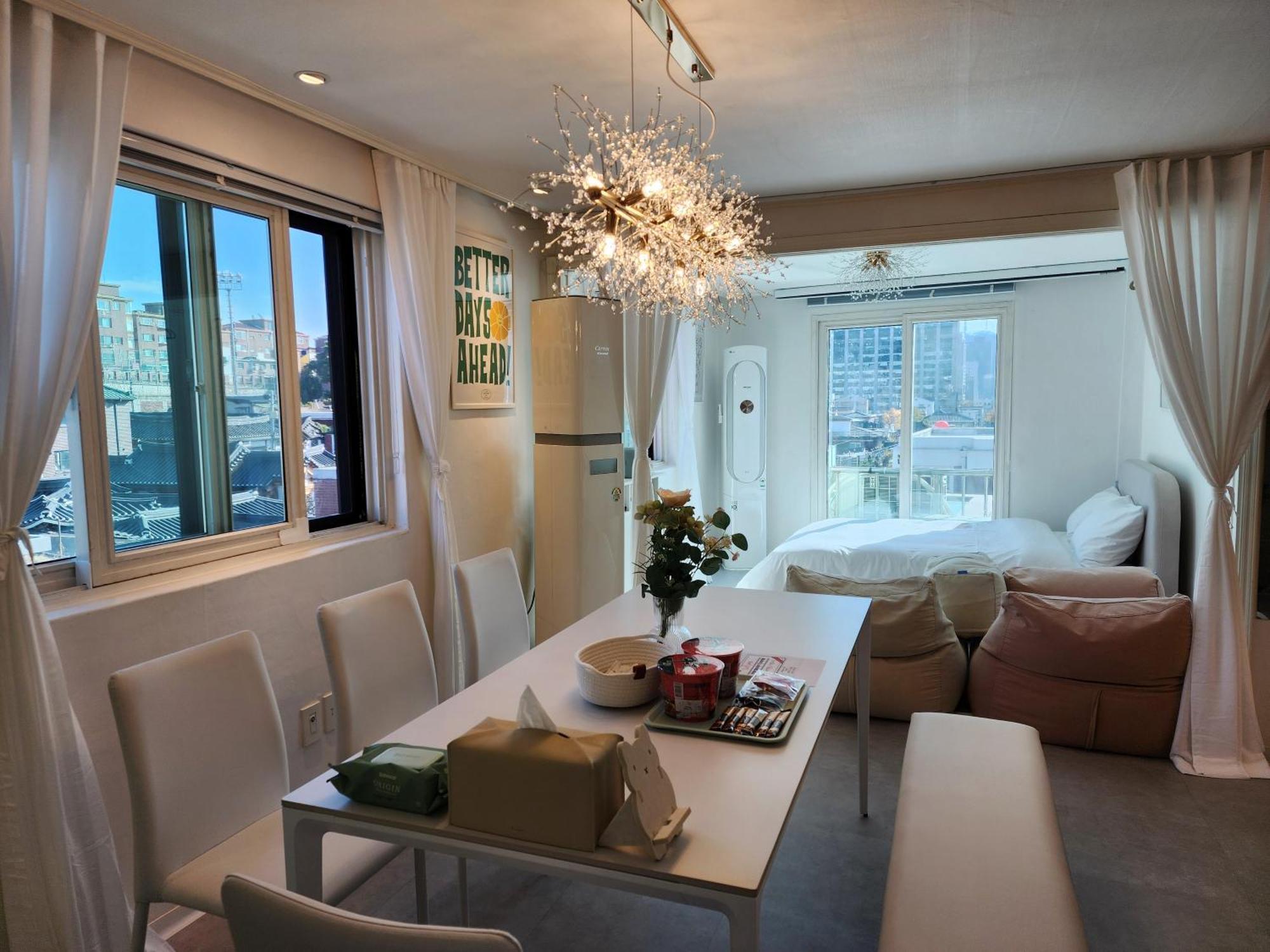 Gyedong Byeolchae, Bukchon Hanok Village & Namsan Tower View Warm Morning Sunshine Tranquil Rest Apartamento *