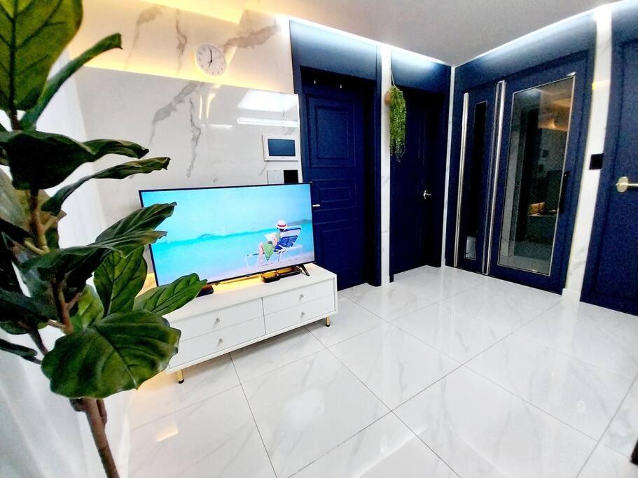 Urban Hongdae Apartment *