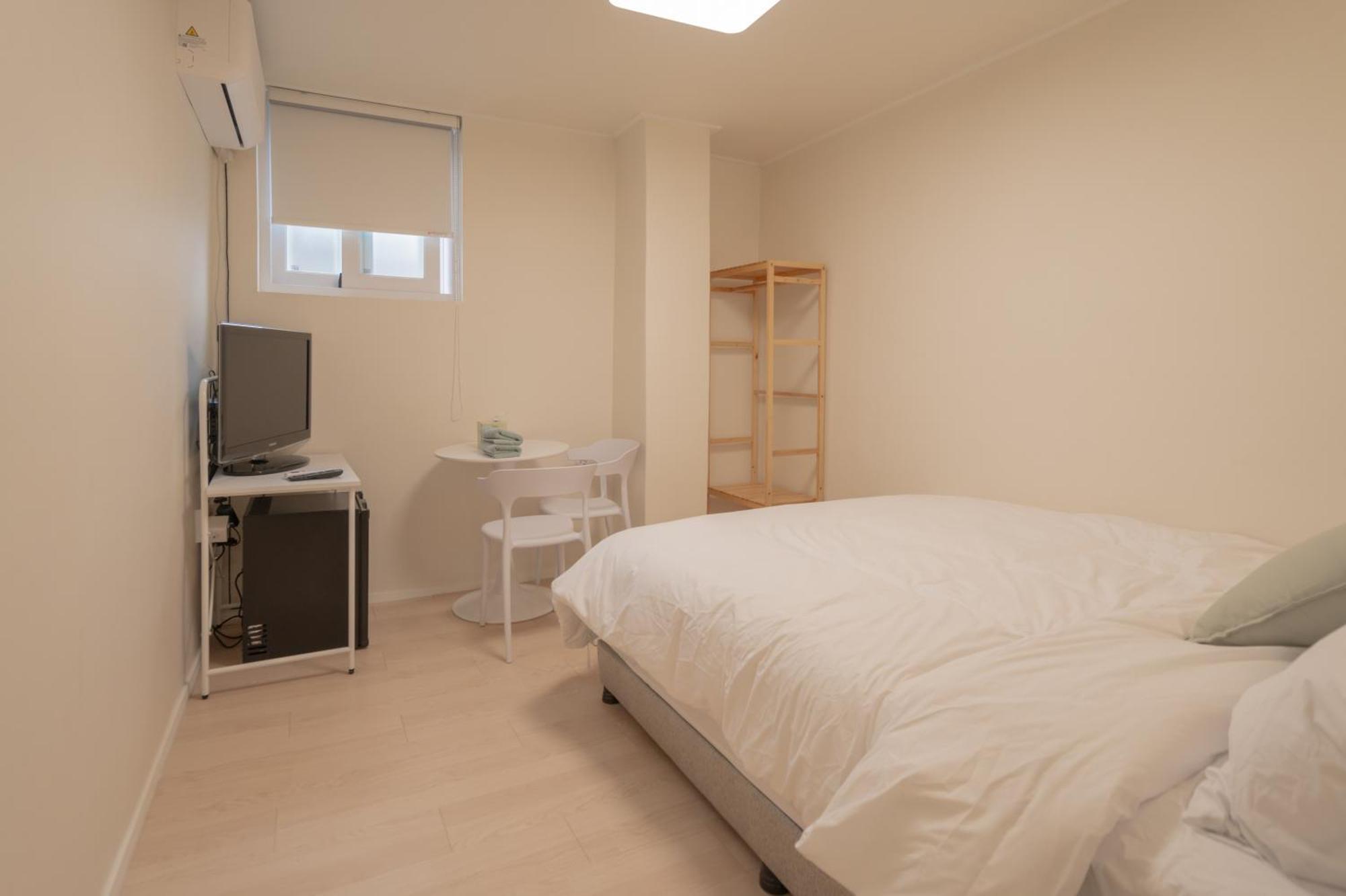 42 Gwangjang Hostel