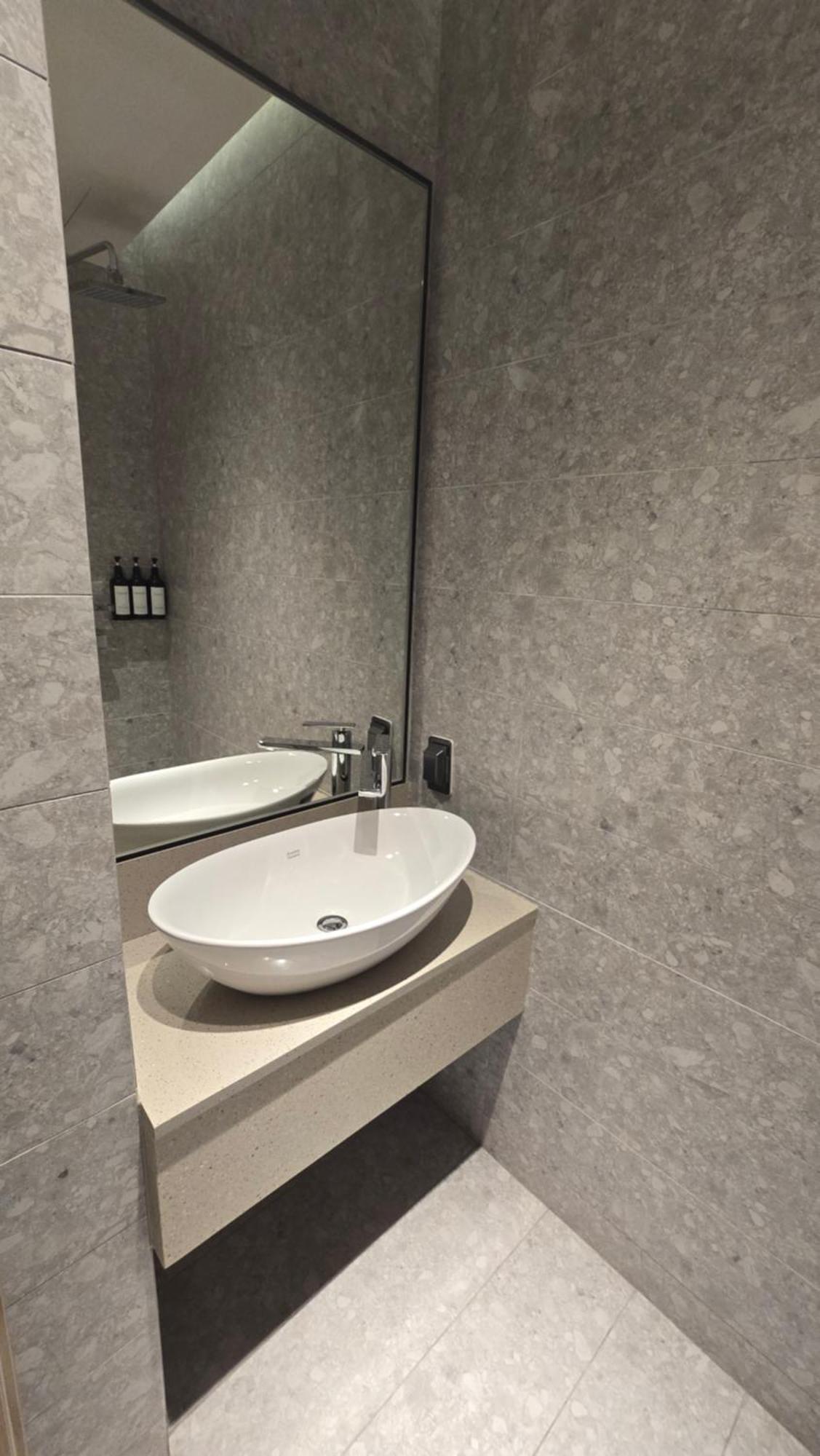 N285hotel Hotel